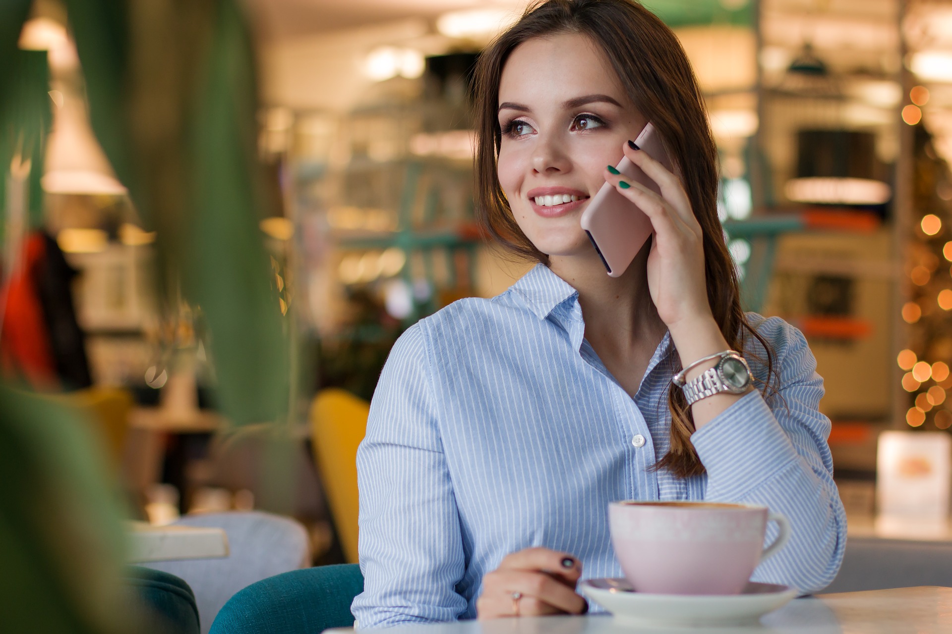 Top Opening Lines to Impress Women